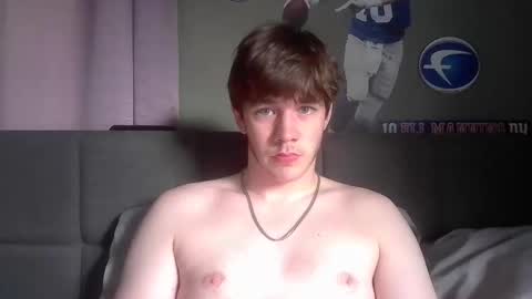 Snapshot of yp05 chatting on 10-26-25, 01:28 YoungPhysique05 online show from 10-26-25, 01:28