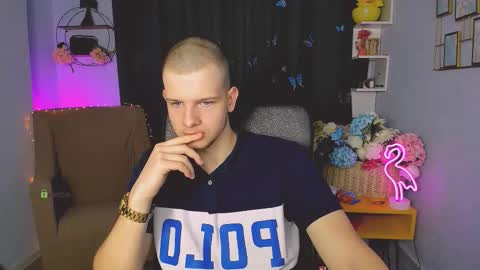 Snapshot of yudji_boy chatting on 09-14-25, 12:15 yudji_boy online show from 09-14-25, 12:15