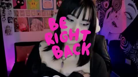 Snapshot of yuhwa chatting on 10-19-25, 10:54    rawr   Anne Independent model      online show from 10-19-25, 10:54