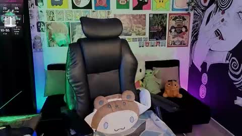    rawr   Anne Independent model      online show from 02-23-26, 10:29