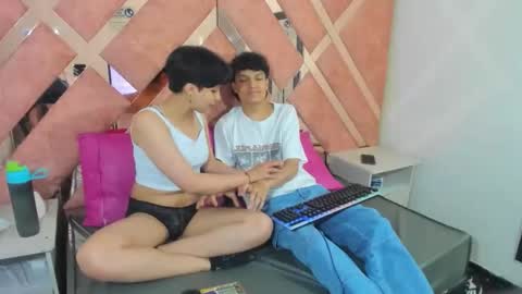 Yui  Rin online show from 11-28-25, 02:14