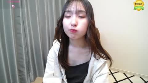 yui_x online show from 01-12-25, 11:50