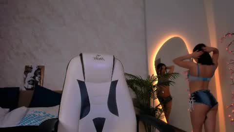 Snapshot of yukiluna1 chatting on 06-10-26, 02:16 Yuki online show from 06-10-26, 02:16