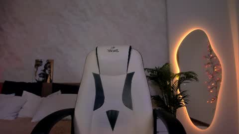 Snapshot of yukiluna1 chatting on 06-15-26, 01:24 Yuki online show from 06-15-26, 01:24