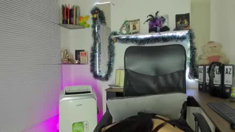 Snapshot of yukiodavis chatting on 12-06-24, 04:47 Yukio Davis online show from 12-06-24, 04:47