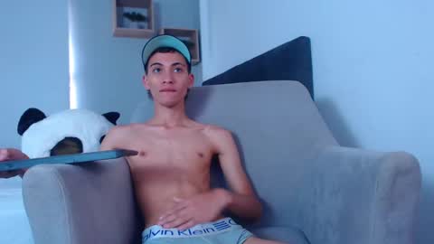 yulian_vasquez online show from 02-20-25, 06:24
