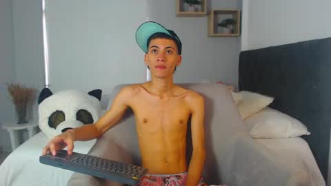 yulian_vasquez online show from 03-01-25, 12:12