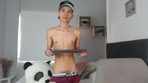 yulian_vasquez online show from 03-06-25, 03:24