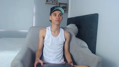 yulian_vasquez online show from 03-07-25, 12:12