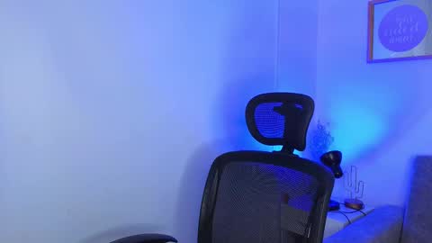 yulian_vasquez online show from 09-18-25, 12:18