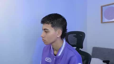 yulian_vasquez online show from 09-22-25, 12:18