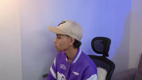 yulian_vasquez online show from 10-04-25, 12:14