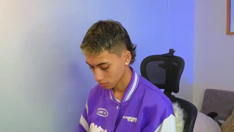 yulian_vasquez online show from 10-07-25, 12:13