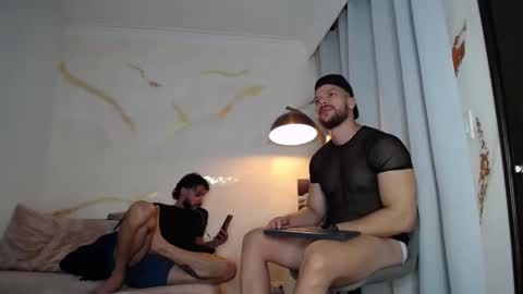 Snapshot of yulianpereira25 chatting on 10-29-25, 03:09 yulian 2811 online show from 10-29-25, 03:09