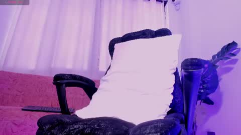 Snapshot of yulieth_x chatting on 06-11-26, 02:37 yulieth_x online show from 06-11-26, 02:37