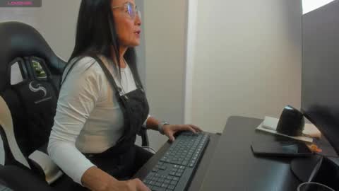 Y U L I T Z A online show from 11-22-25, 11:31