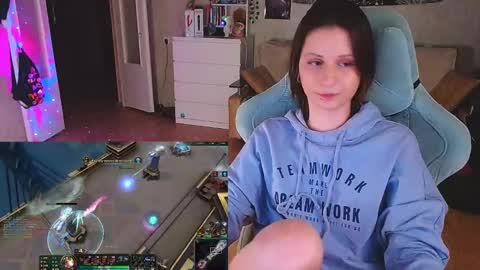 Snapshot of yum_neko_chan chatting on 12-03-24, 06:17 Kris online show from 12-03-24, 06:17