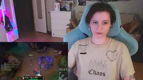 Snapshot of yum_neko_chan chatting on 02-09-25, 08:02 Kris online show from 02-09-25, 08:02