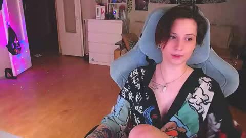 Snapshot of yum_neko_chan chatting on 02-27-25, 07:37 Kris online show from 02-27-25, 07:37