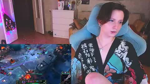 Snapshot of yum_neko_chan chatting on 03-06-25, 07:21 Kris online show from 03-06-25, 07:21