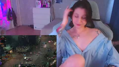 Snapshot of yum_neko_chan chatting on 09-14-25, 11:42 Kris online show from 09-14-25, 11:42