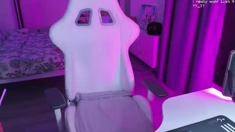 Yumi 3 online show from 02-10-25, 03:21