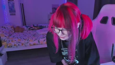 Yumi 3 online show from 09-17-25, 05:25