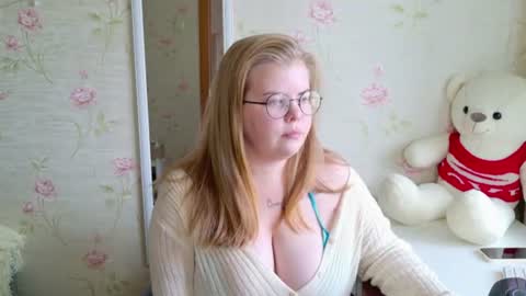Polly online show from 06-15-26, 12:29