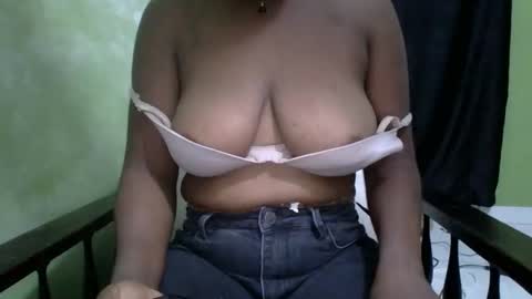 YUMMY online show from 09-24-25, 03:37