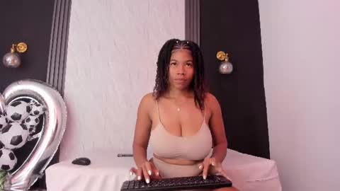 Snapshot of yummyduo chatting on 06-26-26, 11:03 Yummyduo online show from 06-26-26, 11:03