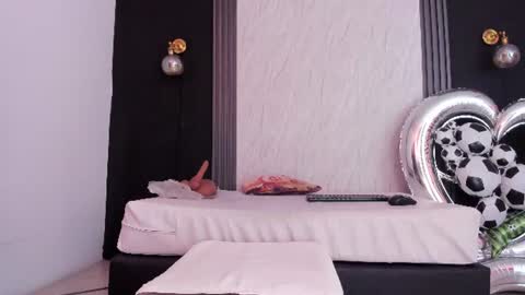 Snapshot of yummyduo chatting on 07-03-26, 12:00 Yummyduo online show from 07-03-26, 12:00