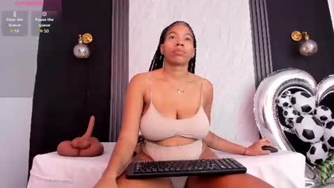 Snapshot of yummyduo chatting on 07-20-26, 11:01 Yummyduo online show from 07-20-26, 11:01