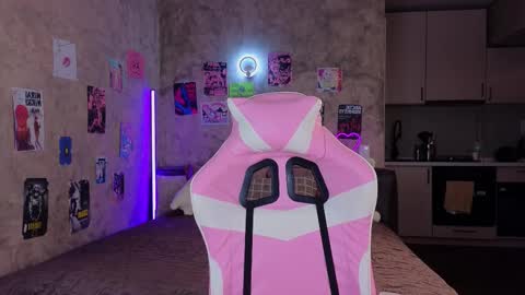 Lisa online show from 02-26-25, 08:22