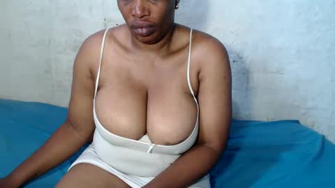 yummytittsxx online show from 02-05-25, 05:30