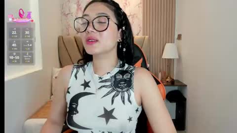 Snapshot of yuna__min chatting on 09-27-25, 02:55 Yuna  online show from 09-27-25, 02:55