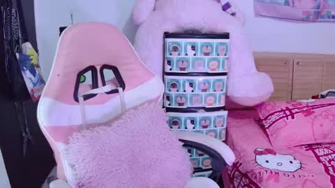 yuna_pink666 online show from 01-18-25, 11:11