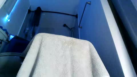 Snapshot of yung3587 chatting on 12-12-24, 12:05 yung3587 online show from 12-12-24, 12:05