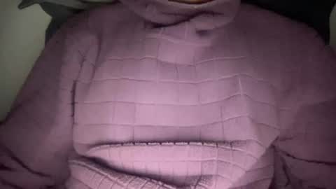 Snapshot of yungbull06 chatting on 09-28-25, 03:23 Yung Bull online show from 09-28-25, 03:23