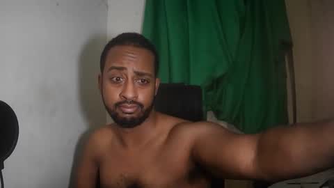 Snapshot of yungma chatting on 01-11-26, 05:12 yungswade online show from 01-11-26, 05:12