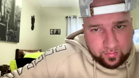 Snapshot of yungmugger47 chatting on 12-21-25, 10:28 yungmugger47 online show from 12-21-25, 10:28