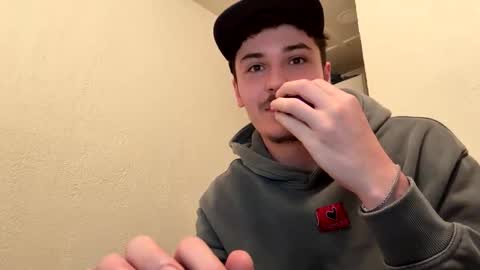 yungstudbev online show from 09-19-25, 12:23