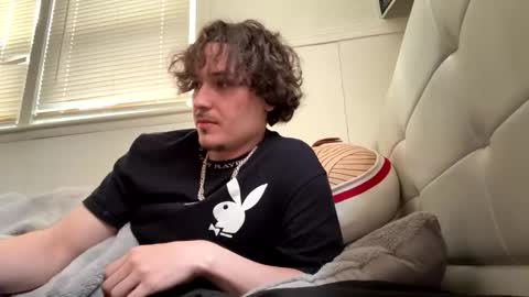 yungstudbev online show from 04-12-26, 06:46