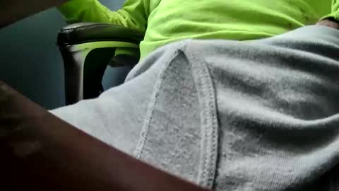 yuppers1234 online show from 11-25-25, 05:57