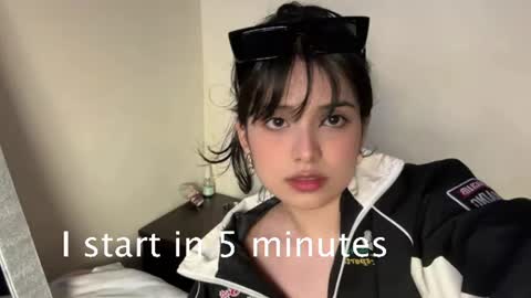 Y U R I online show from 07-22-26, 11:46