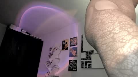 paola online show from 04-30-26, 03:02