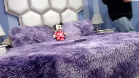 Snapshot of yvi_taylor chatting on 06-06-26, 12:10 yvi online show from 06-06-26, 12:10