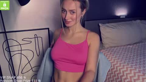 Snapshot of yvie_ chatting on 12-04-24, 08:45 The Queen Bitch of the United Kingdom online show from 12-04-24, 08:45