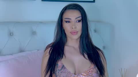 Laura online show from 12-05-25, 02:47