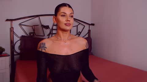 I V Y   online show from 06-02-26, 06:54