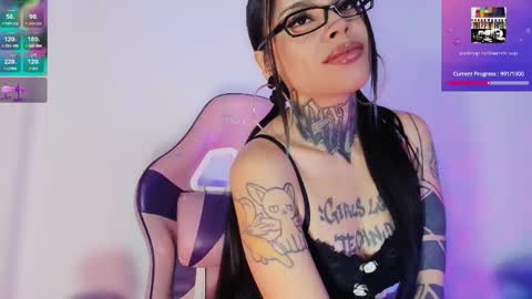 Snapshot of z_e_t_h_a chatting on 09-30-25, 05:01 tazzie online show from 09-30-25, 05:01